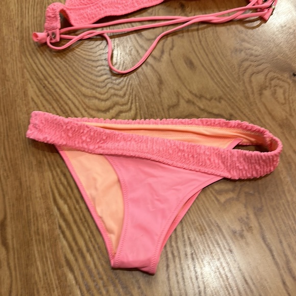 Pink Victoria Secret Bikini - Picture 2 of 4